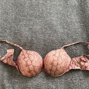 SKIMS Snake Print Bra in Pink SKIMS ULTIMATE TEARDROP PUSH-UP BRA